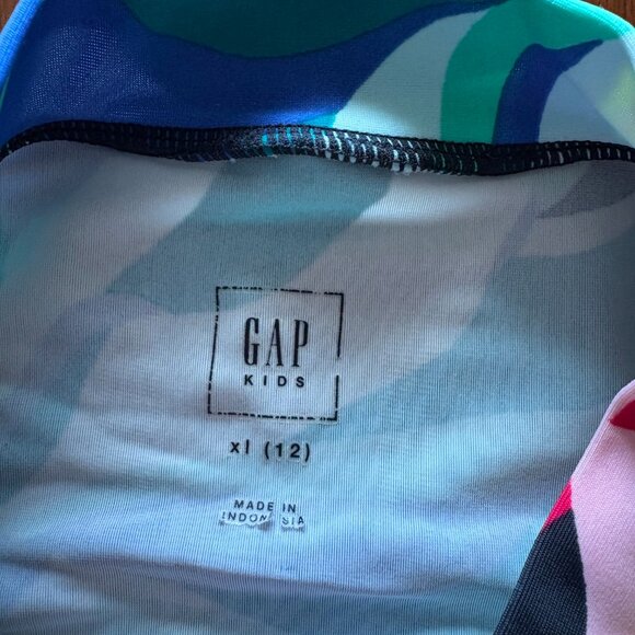 Rash Guard - Picture 2 of 3